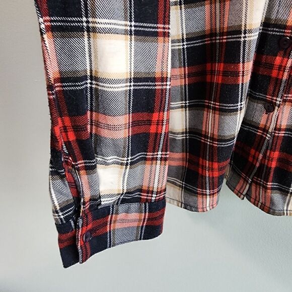 R n B Plaid Hooded Button Down Shirt - Picture 12 of 13